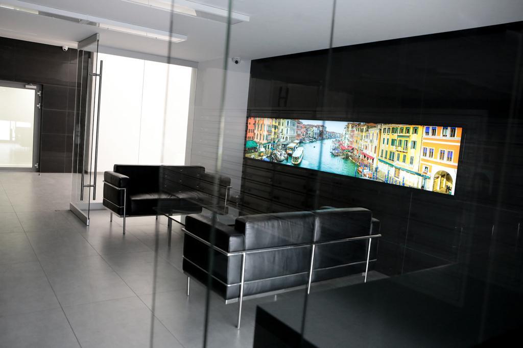 Lägenhet Studio på 35 m² i Poznan centrum med 1 badrum  Exteriör bild