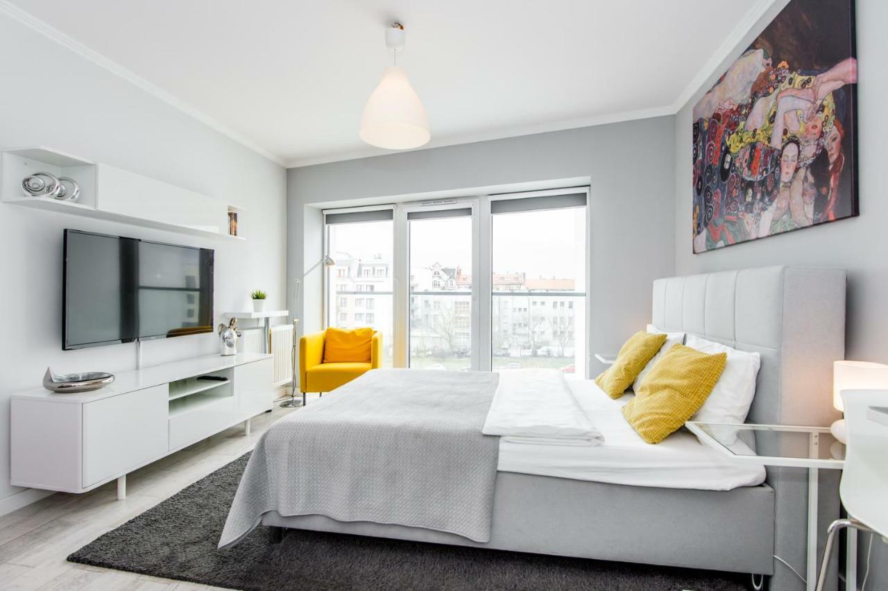 Lägenhet Studio på 35 m² i Poznan centrum med 1 badrum  Exteriör bild